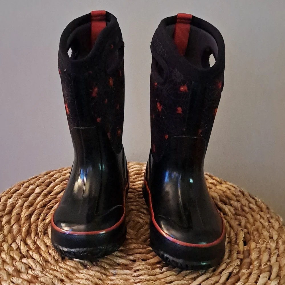 BOGS Youth Spiderweb Print Winter/Snow Waterproof/Insulated Boots S-10‎